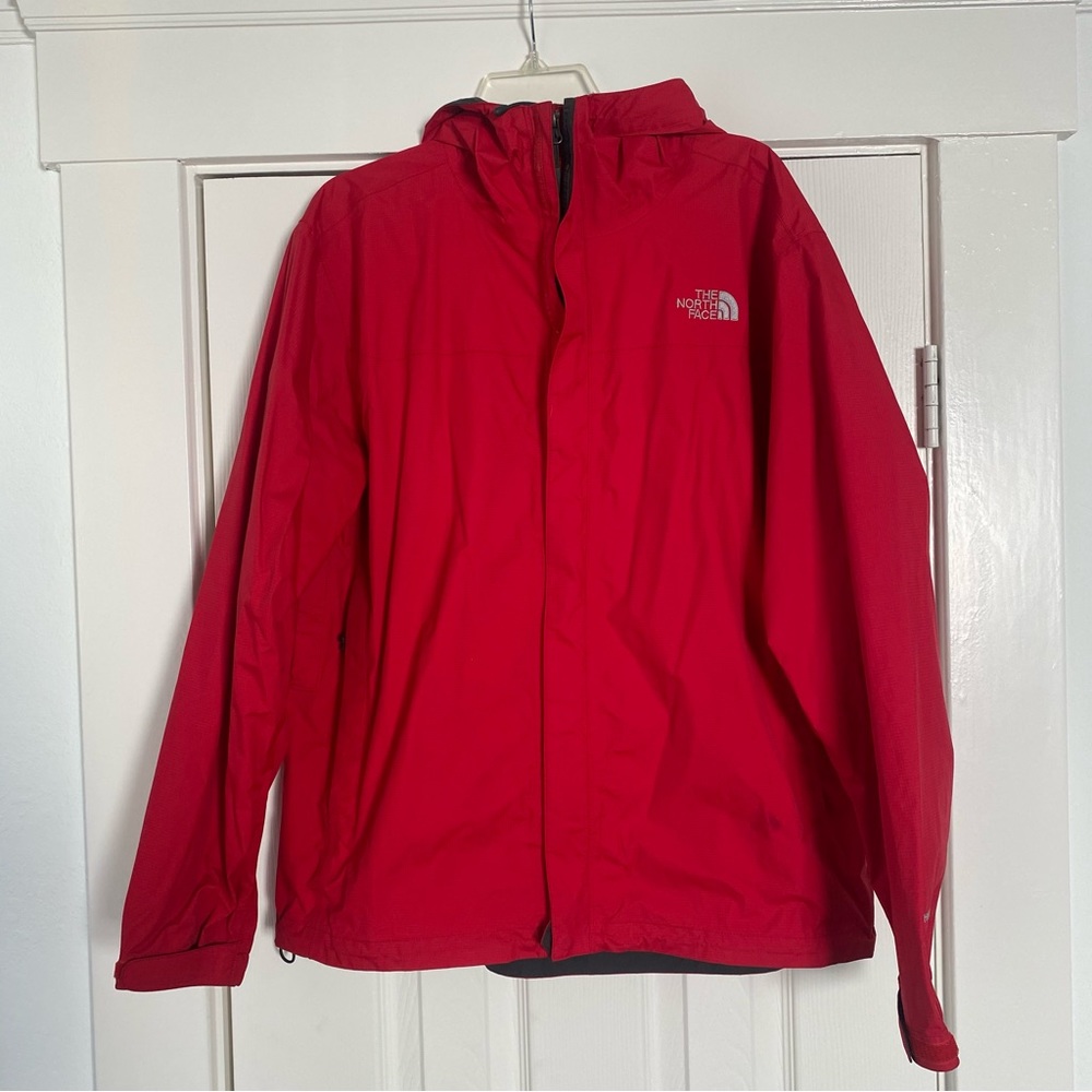 The North Face HyVent 2.5L Shell // Large // Red